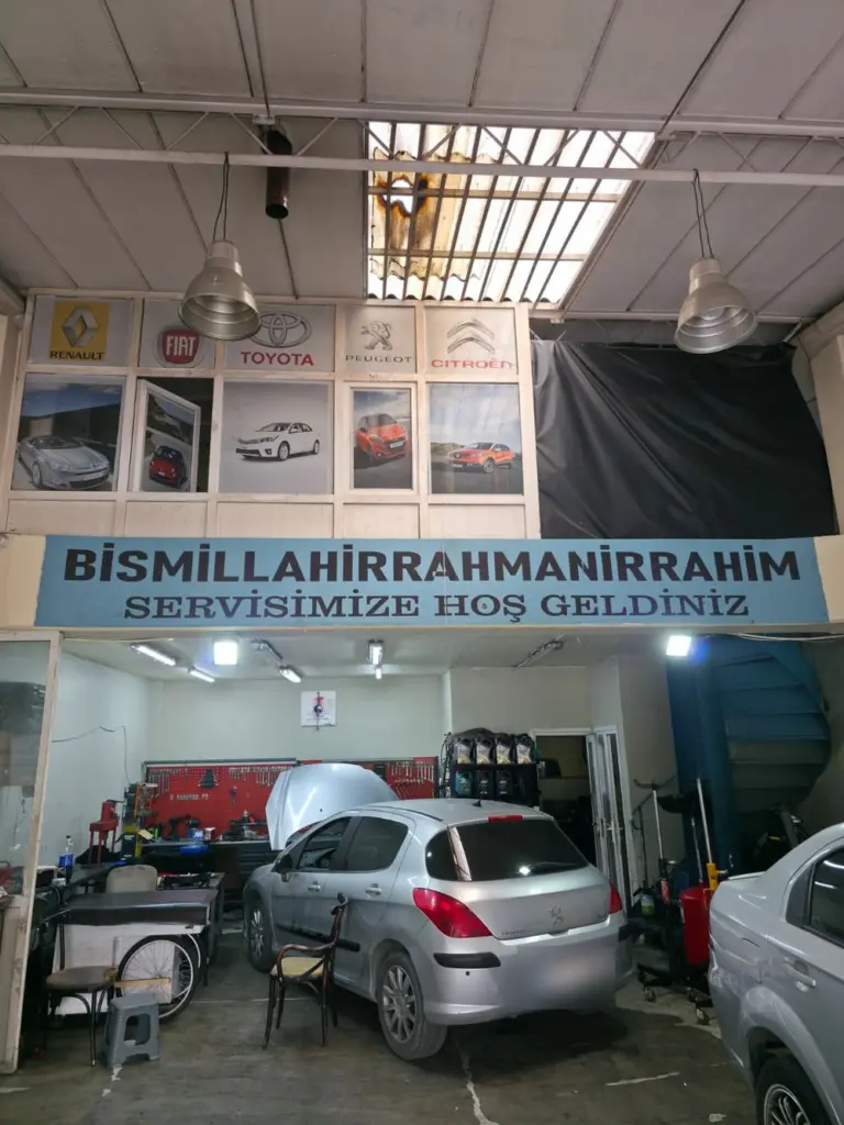 Servis atölyesinin içinden bir görünüm